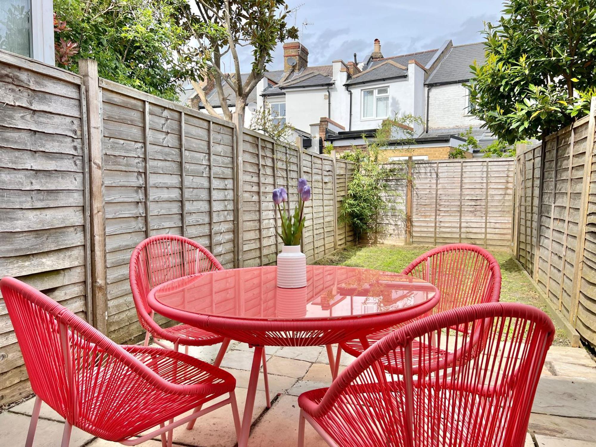 Charming Central Windsor 2 Bed Cottage Free Residents Parking And Private Garden Legoland Ascot Windsor Castle Thorpe Park Heathrow Airport מראה חיצוני תמונה